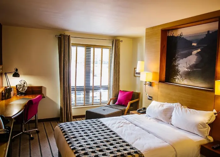 Lodge At Bristol
