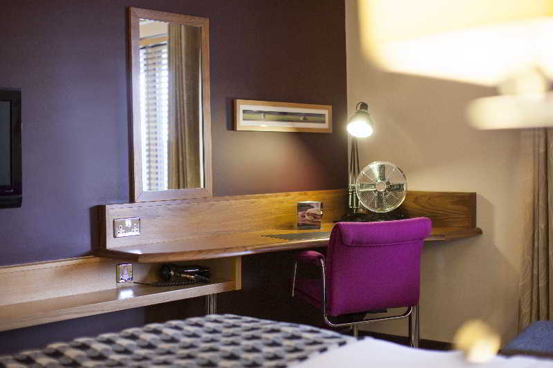 At Bristol Hotel Almondsbury