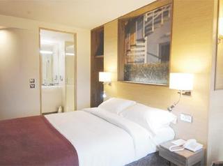Hotel At Bristol