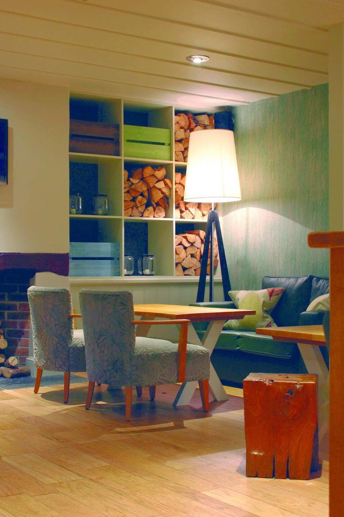 Hotel At